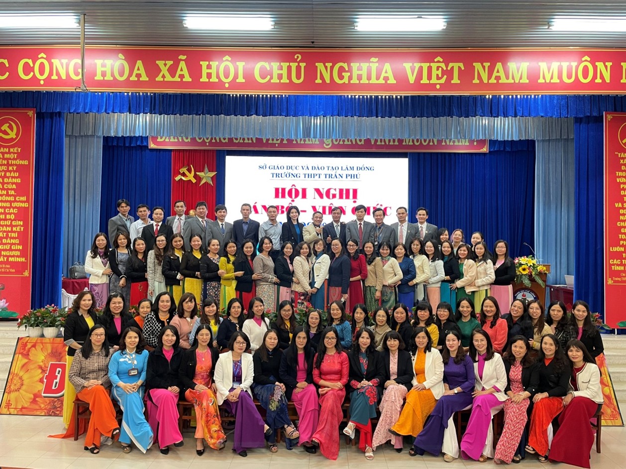 Trường THPT Trần Phú tổ chức thành công Hội nghị Cán bộ Công chức năm học 2023-2024